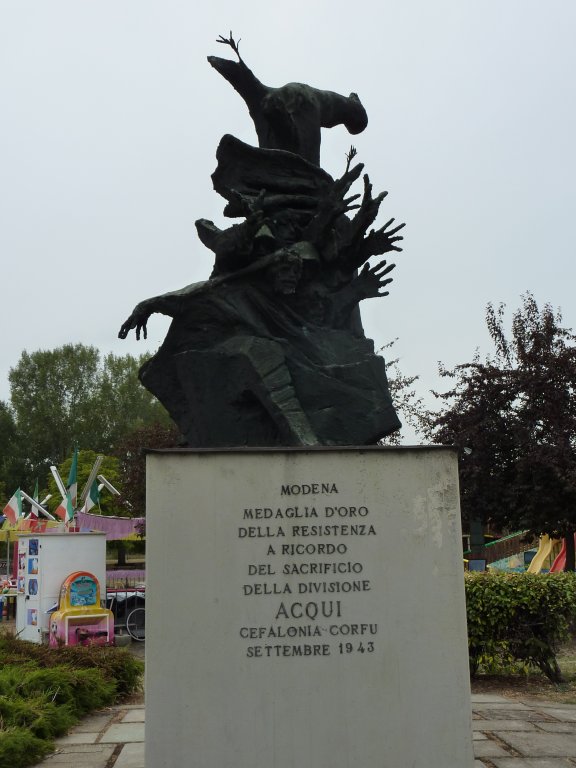 Denkmal für die aus Modena stammenden Angehörigen der Division Acqui 