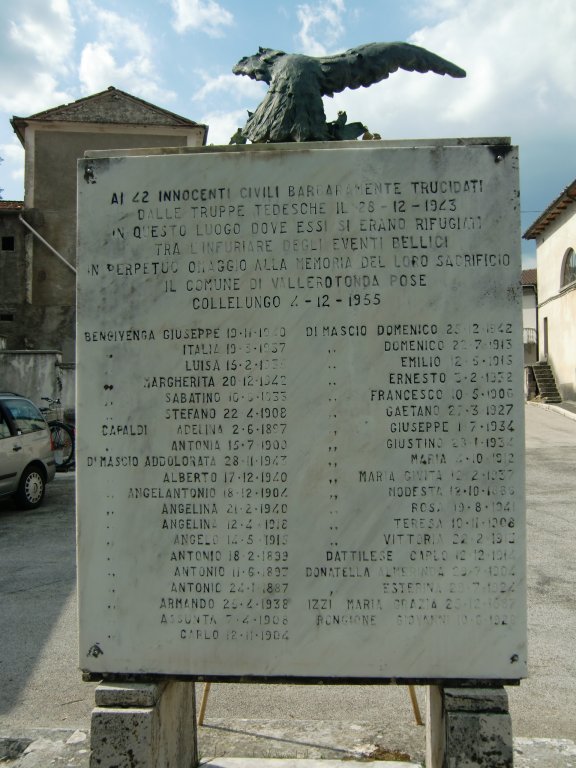 Gedenkstein an der Kirche von Cardito