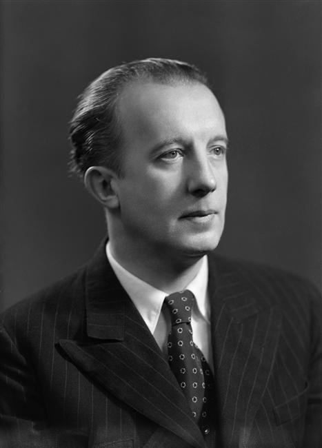 Paul Èluard (1945)