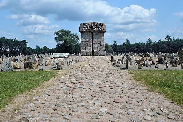 Treblinka, Mahnmal, 17.000 symbolische Grabsteine für die Herkunftsorte der ermordeten Juden