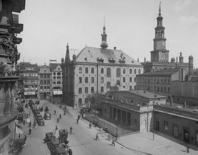 Neues Rathaus am Rynek; hist. Foto, gemeinfrei