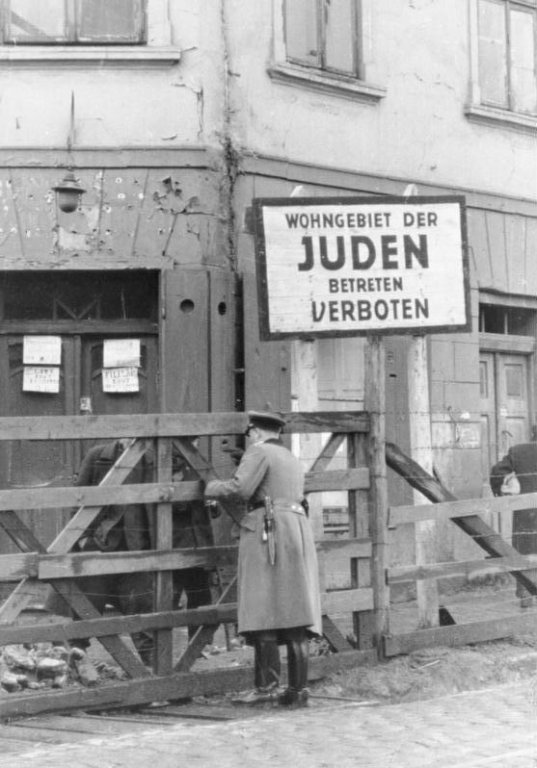 Sperre und Posten an Ghettogrenze; Quelle: Bundesarchiv Bild 1011-133-01703; Foto: Zermin 1941