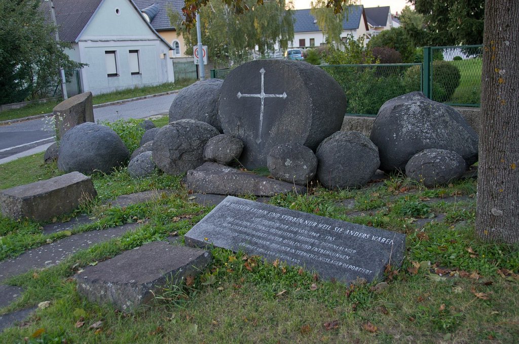 Roma-Mahnmal; Quelle: wikipedia, Hadinger