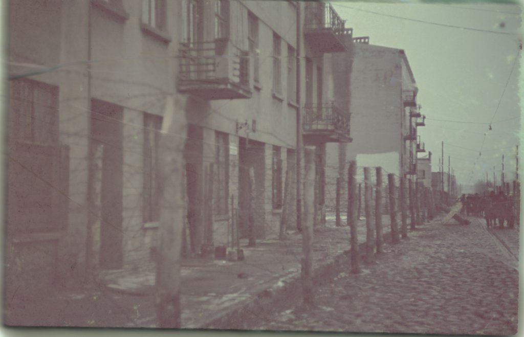 Teil des 'Zigeunerlagers'; Foto Walter Genewein (dt.) Fotograf – Quelle: USHMM, Foto Nr. 74532A  