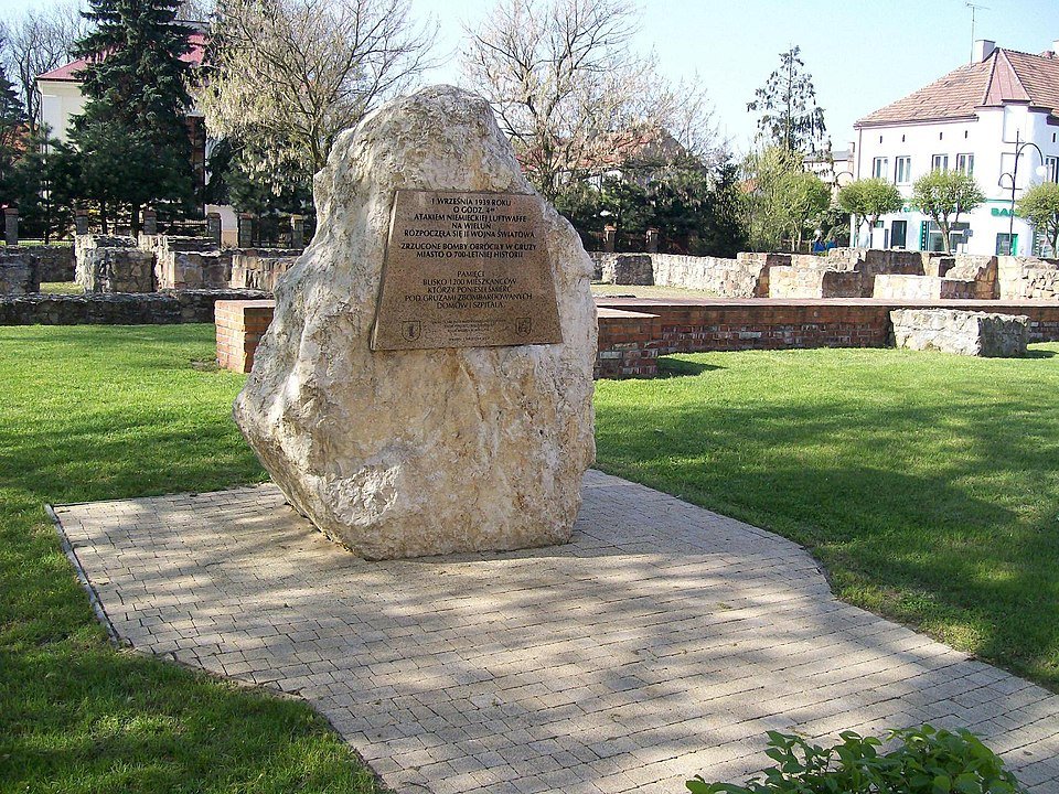 Denkmal Michaelkirche; Quelle: stefan p.21, wikimedia commons, CC BY-SA 4.0 