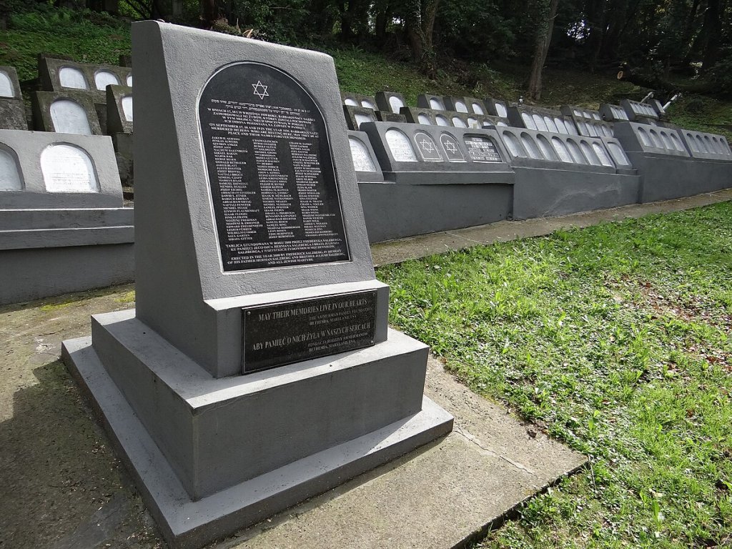 Denktafel f&uuml;r das Massaker von Przemyśl (Quelle: commons.wikimedia &copy; Adam Jones CC BY-SA 2.0)