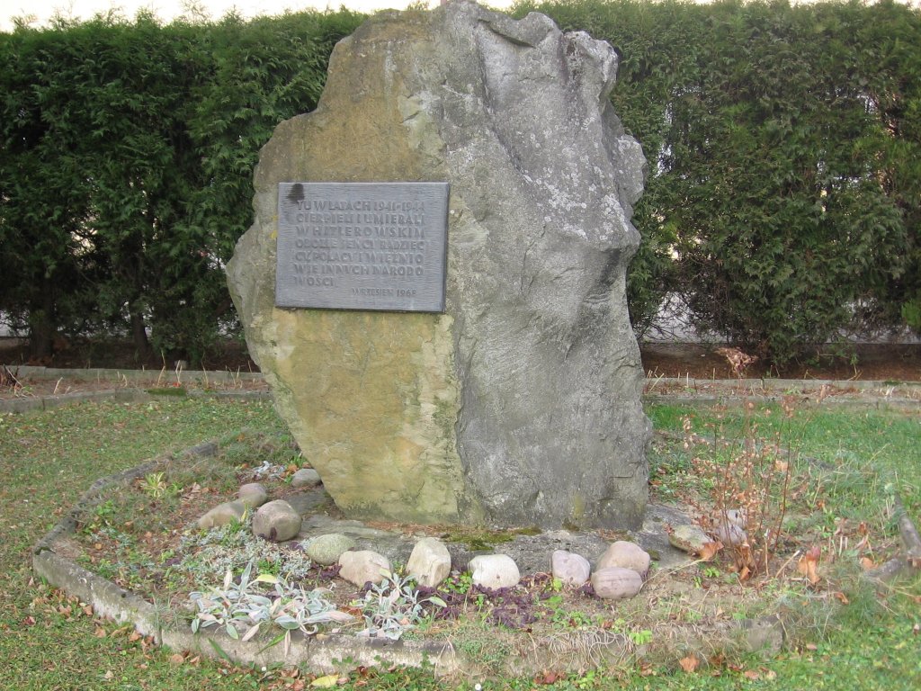 Denkmal f&uuml;r die Opfer des Konzentrationslagers (Quelle: en.wikipedia &copy; Sw3)