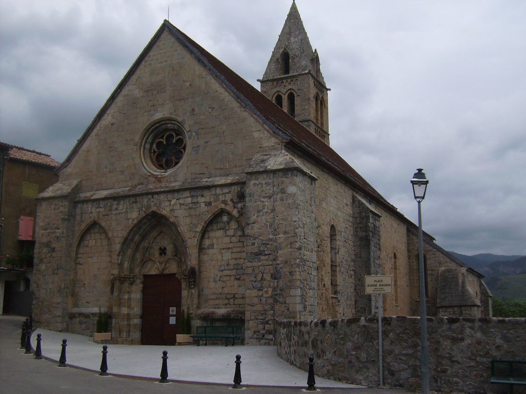Bayons - Kirche