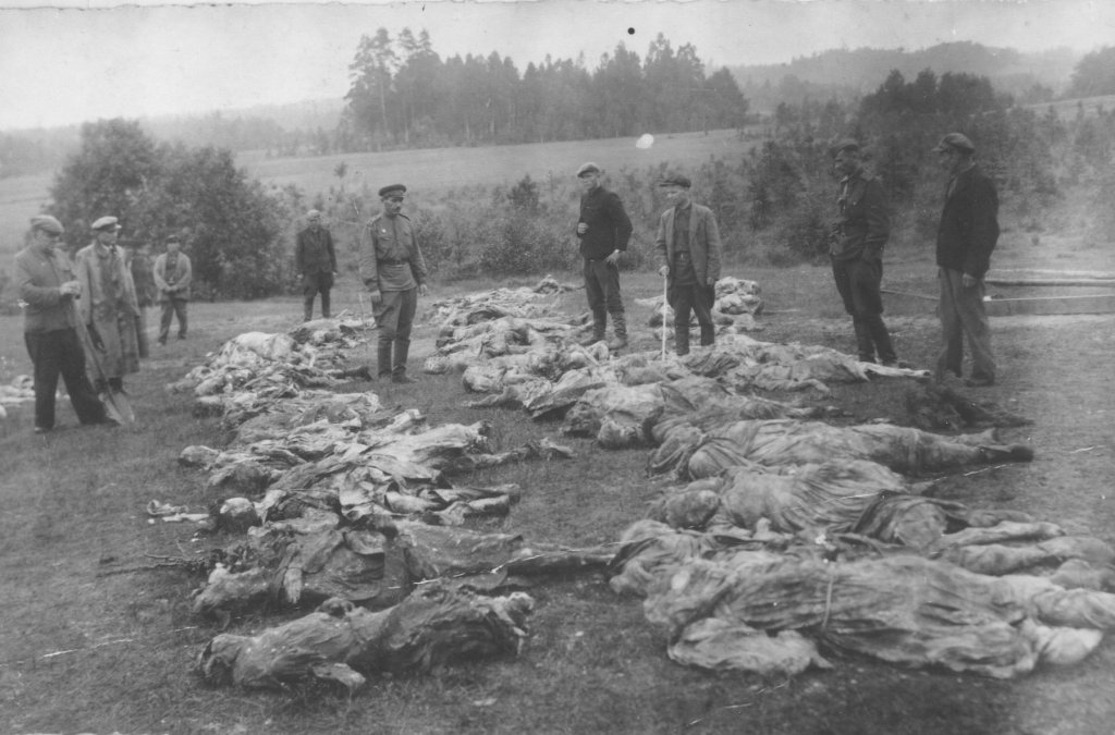 Exhumierung eines Massengrabes 1944 (USHMM)
