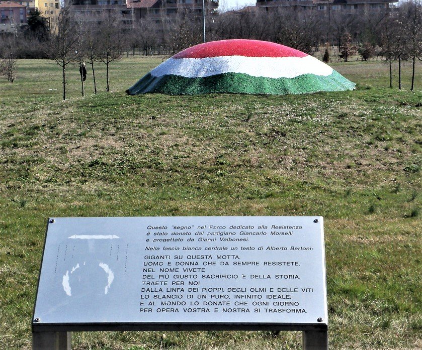 Genkmal und Tafel im Parco della Resistenza
