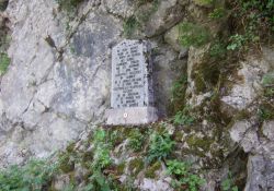 Gedenkstein für zwei Glières-Kämpfer