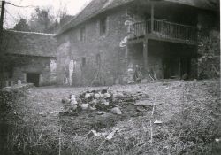 Mühle nach dem Massaker (© archives AFAV)