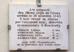 Gedenktafel an Schule Quai Jules Philippe