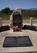 Denkmal an deportierte Juden mit Gedenkplatte für badische Juden