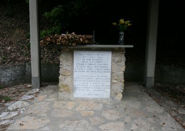 Gedenkstein in der Kapelle (Foto: Baldini)