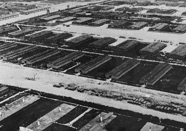 Häftlingsbaracken; hist. Foto 24.6.1944, Quelle: Museum Majdanek