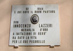 Gedenktafel für Don Innocenzo Lazzeri (Foto: Baldini)