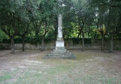 Obelisk in Molina di Quosa (Foto: Baldini)
