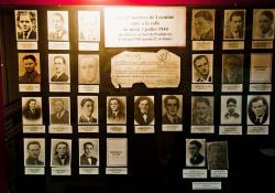 Im Museum: Fotos der 25 Gefolterten und in Penthièvre im Graben gefundenen Locminé-Widerstandskämpfer