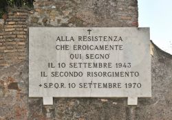 Porta San Paolo - Gedenktafel an der Aurelianischen Mauer