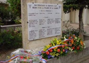 Gedenktafel Widerstandskämpfer; Quelle: P. Chrétien, mémorial GenWeb CC BY-NC-SA