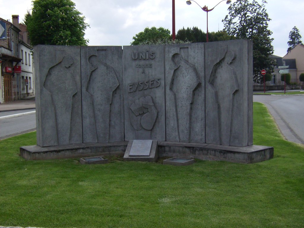 Place de la Révolution: Denkmal mit Namen der Erschossenen