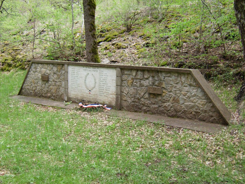 Denkmal im Hohlweg La Tourette