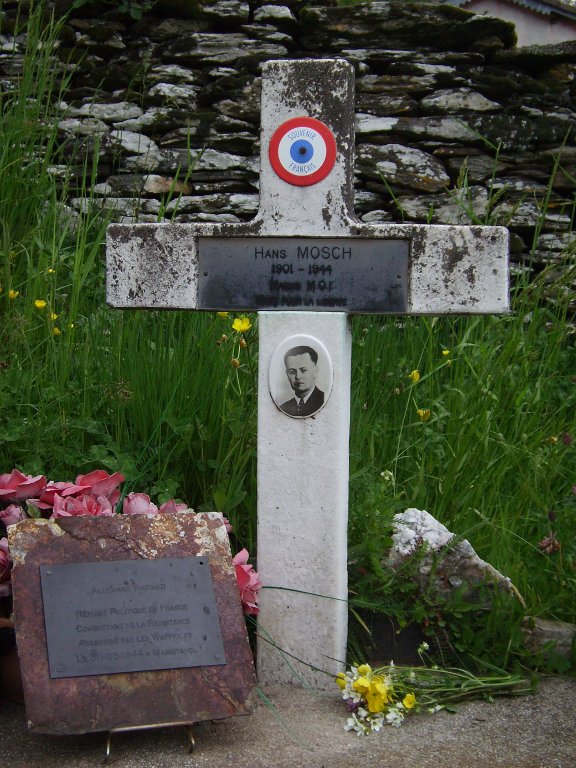 Ehrengrab für Hans Mosch auf dem Dorffriedhof