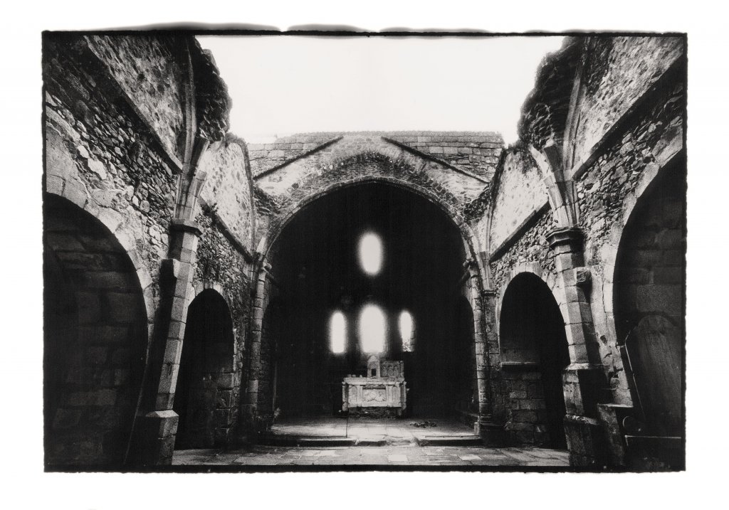 Die ausgebrannte Kirche (© Martin Graf) Die ausgebrannte Kirche (© Martin Graf)
