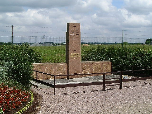 Märtyrer-Denkmal auf dem Flughafen-Gelände (© Serge Tilly, CERP)