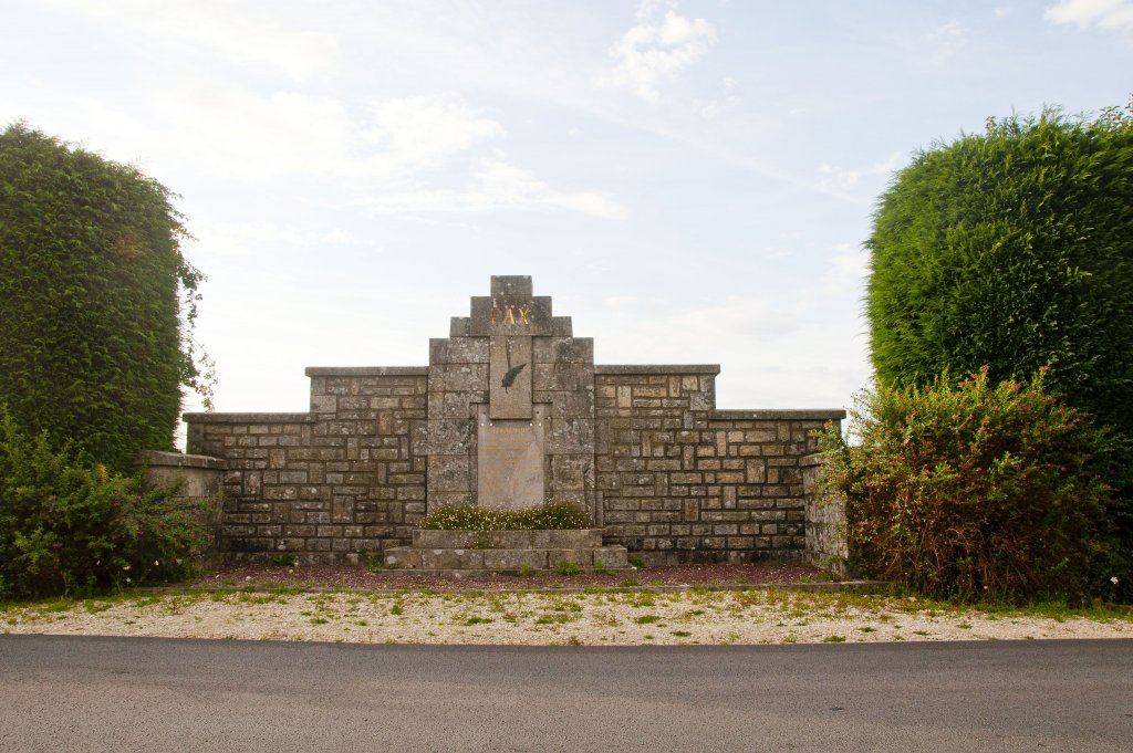 Monument de la Grande Métairie für acht erschossene STO-Verweigerer