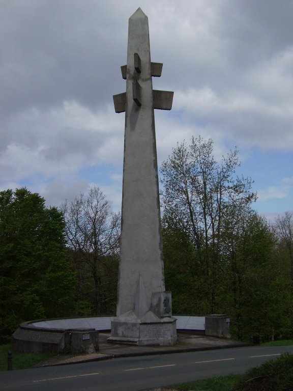 Ehrenmal für die Männer des Freien Korps, Fontbruno