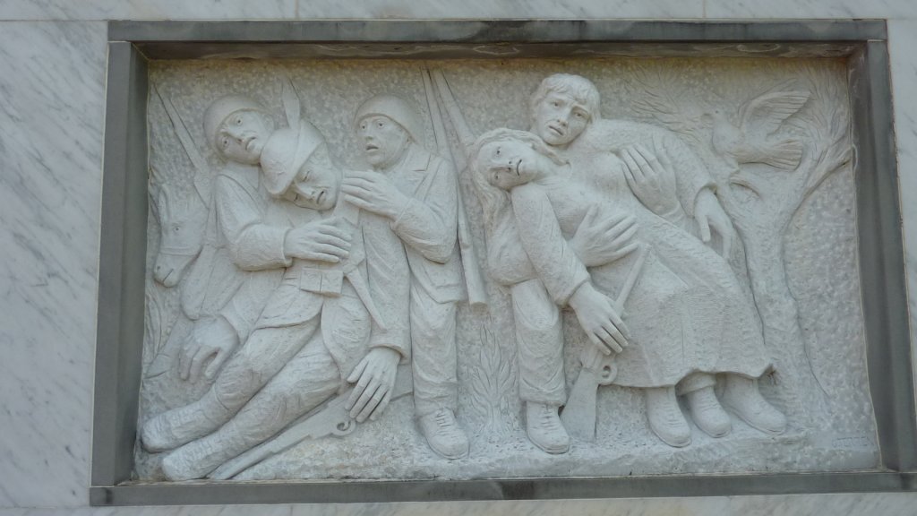 Relief am Denkmal