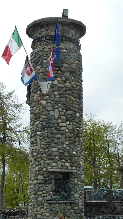 Turm auf dem Colle del Lys