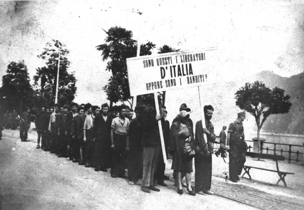 Marsch der 43 Opfer zur Hinrichtung (Foto: Casa della Resistenza)