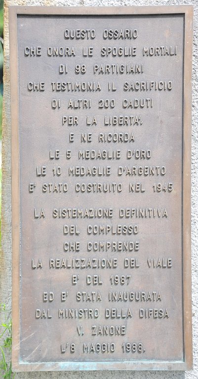 Gedenktafel am Ossario