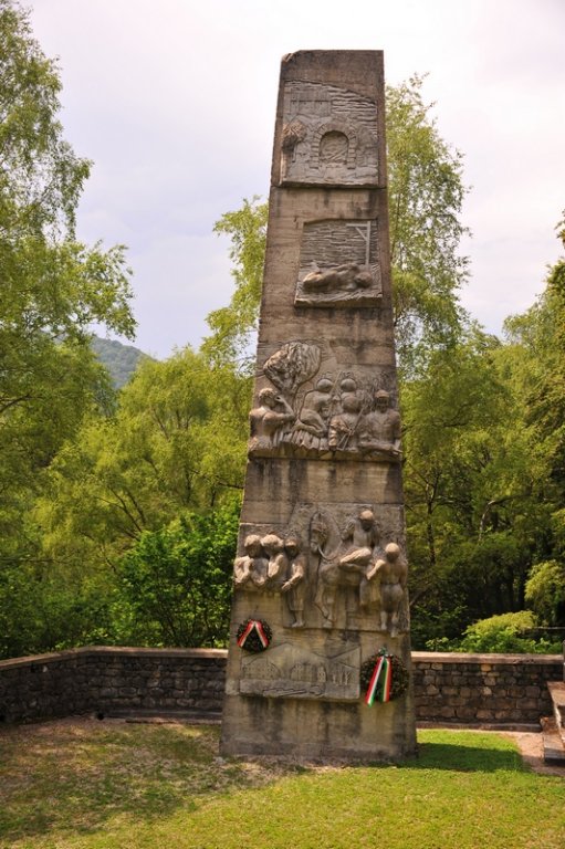 Stele auf dem Monte San Martino 