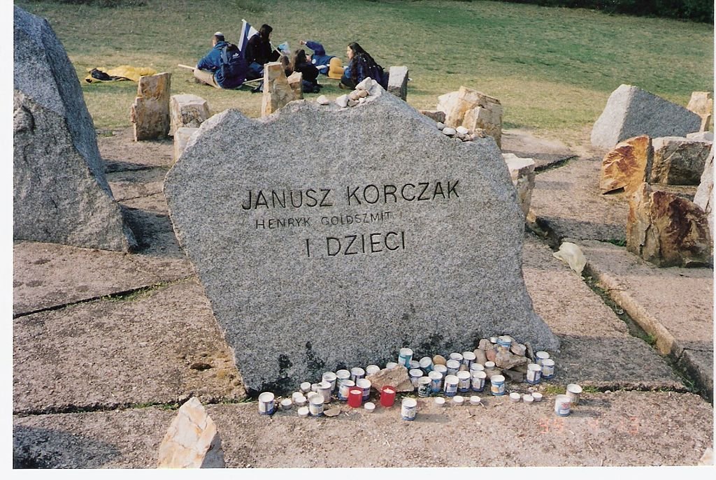Gedenkstein in der Gedenkstätte Treblinka; Quelle: ד