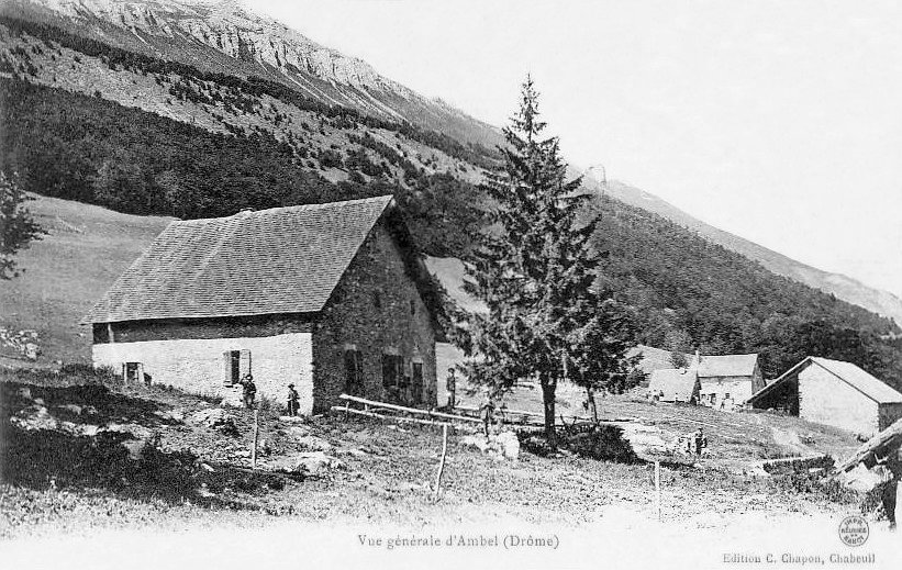 Ferme d'Ambel (hist. Foto 1908; nach alter Postkarte)