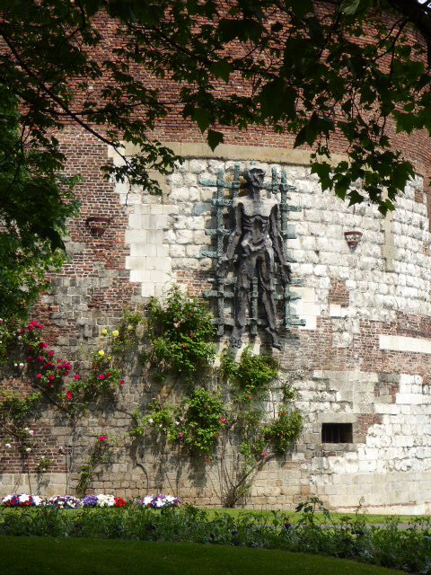 Widerstands- und Deportationsdenkmal Noble Tour