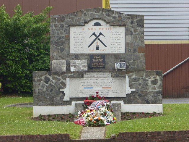 Stele in Montigny-en-Gohelle Stele in Montigny-en-Gohelle