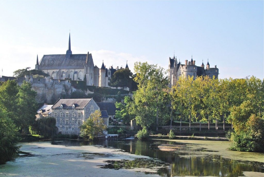 Altstadt mit Schloss; Quelle: ot-saumur.fr 