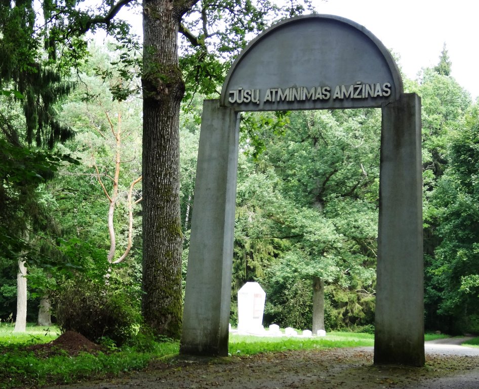 Eingang zur Gedenkstätte