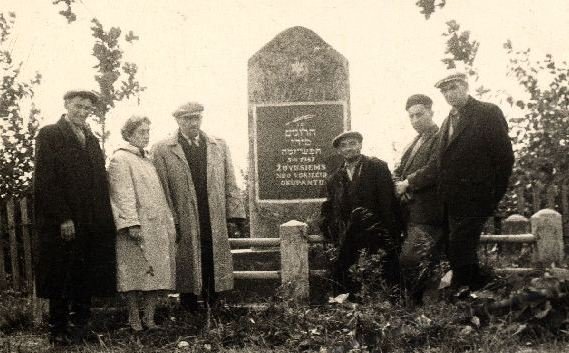 Besuch von Überlebenden ca. 1948 (museumoffamilyhistory)