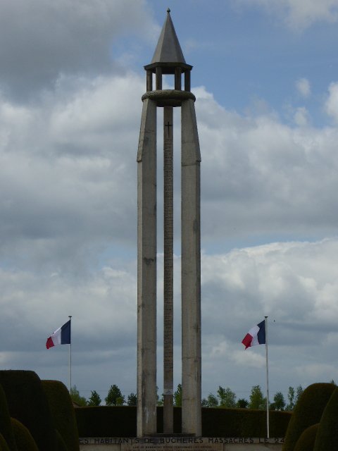 Totenlaterne am Märtyrerdenkmal