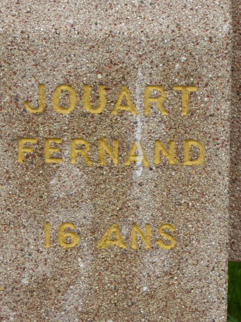 Denkmal, Säule des 16-jährigen Fernand Jouart