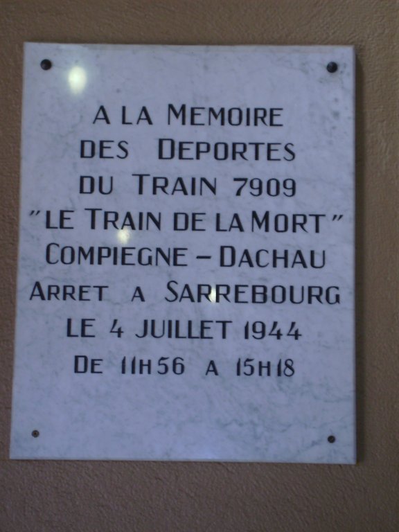 Tafel für 'Todeszug' im Bahnhof Sarrebourg