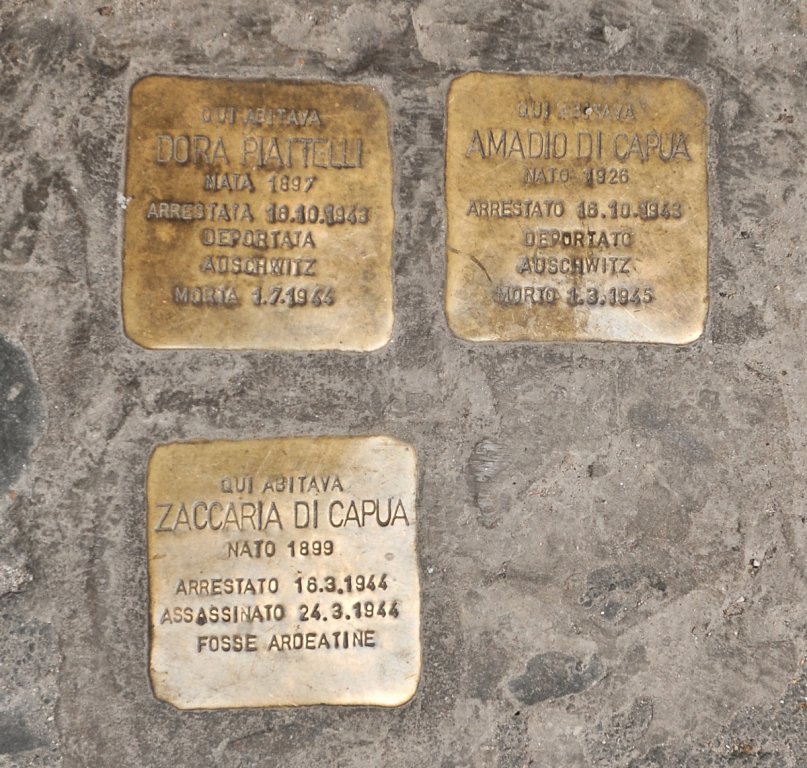 Stolpersteine vor der Via della Reginella 10