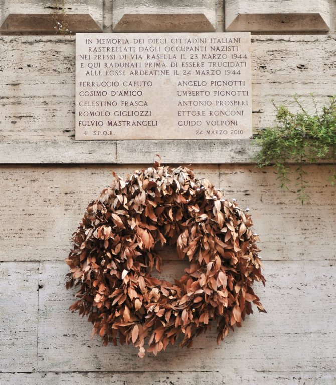 Rom Via Rasella – Gedenktafel an der Mauer des Palazzo Barberini 