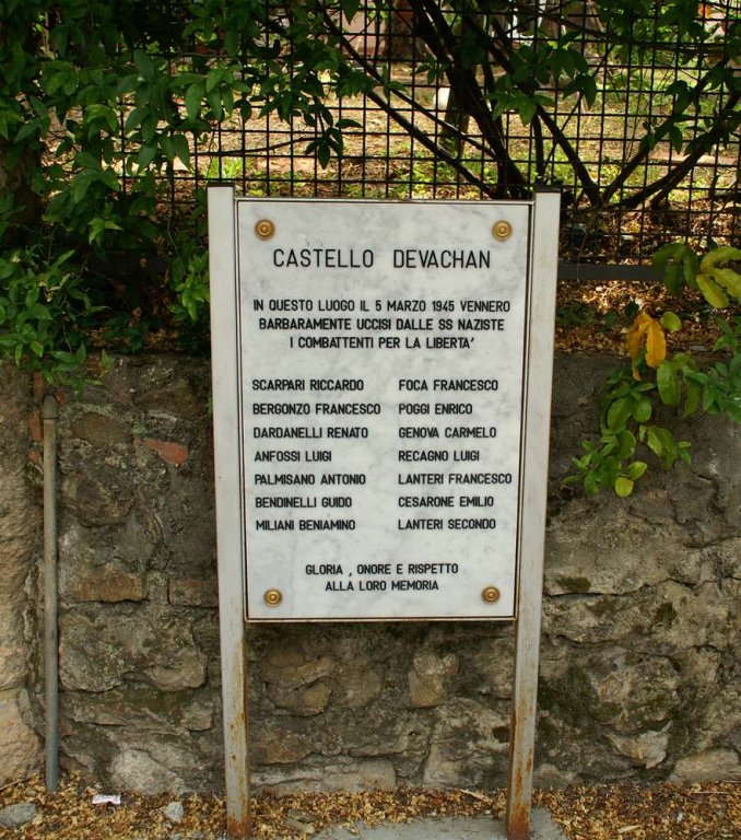 Gedenktafel beim Castello Devachan